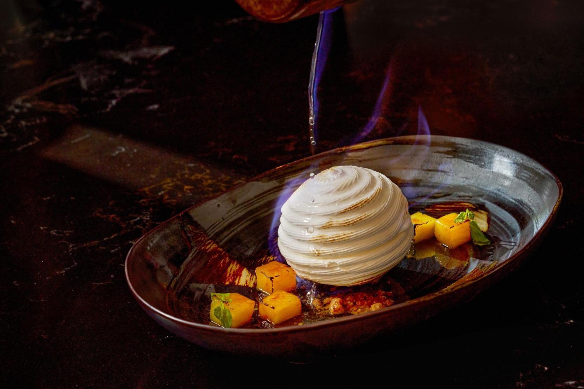 W Singapore - Sentosa Cove Eksteriør bilde A dessert prepared with liquid nitrogen
